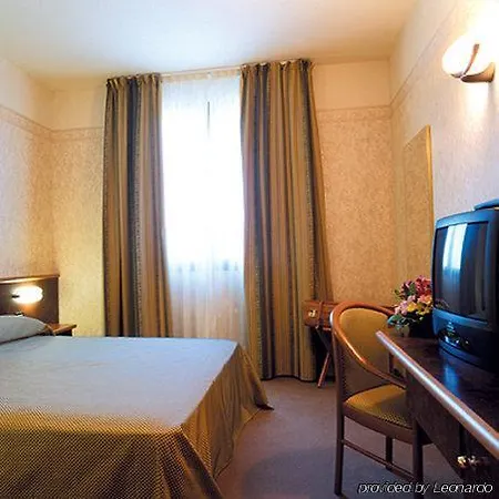 Otel B&B Hotel Faenza