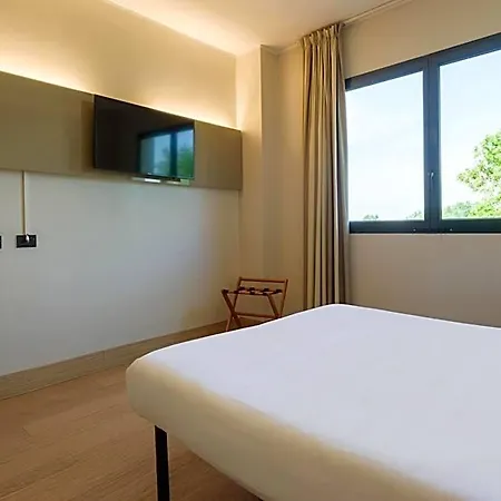 B&B Hotel Faenza מלון 3*