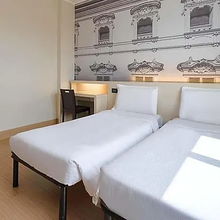 B&B Hotel Faenza מלון