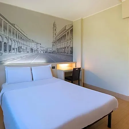 B&B Hotel Faenza 3* פאנצה