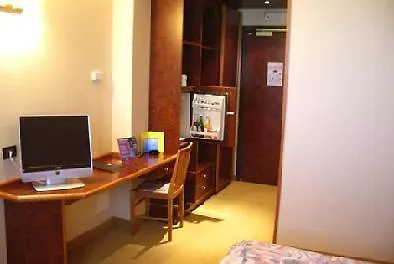 فندق فندق مبيت وإفطار فاينزا 3*