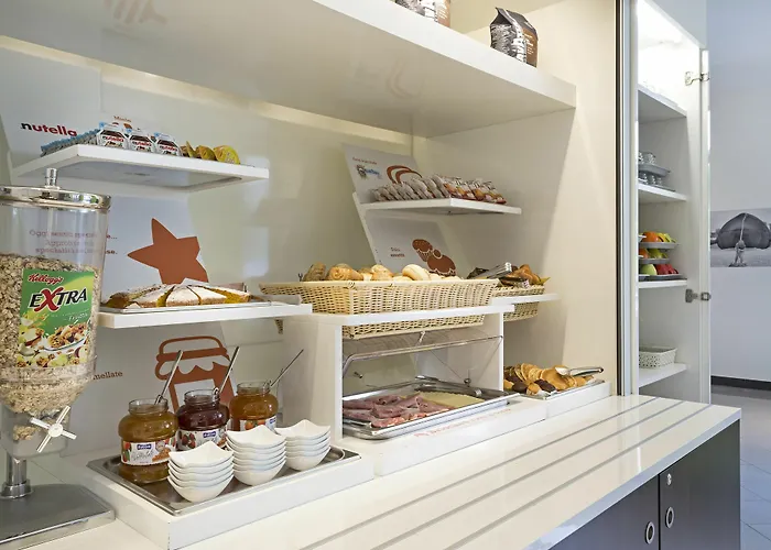 فندق مبيت وإفطار فاينزا 3*