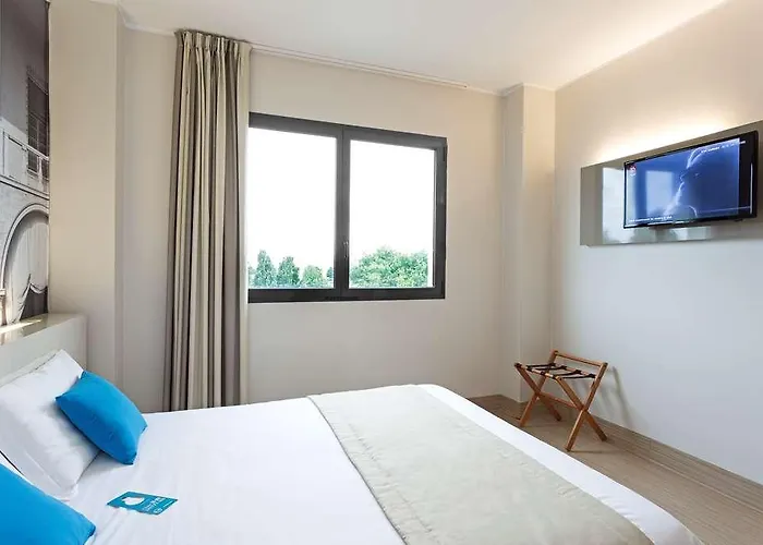 فندق فندق مبيت وإفطار فاينزا 3*